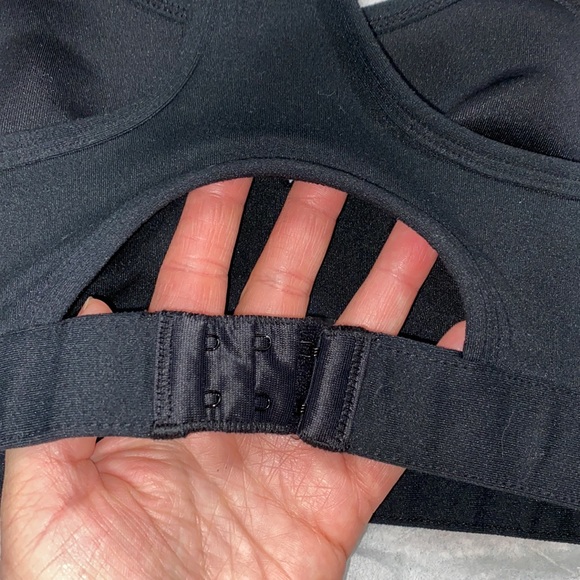 Sylvia Bra - Picture 6 of 8